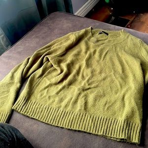 Green crew neck sweater
